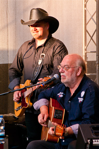 Koncert bratří Nedvědů, Beroun, 17.6.2012 (Foto: Jiří Konc / CountryWorld.cz) Koncert bratří Nedvědů, Beroun, 17.6.2012 (Foto: Jiří Konc / CountryWorld.cz)